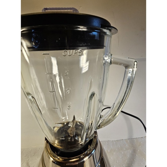 Oster Classic Series 16 Speed Blender Glass 5 Cup Jar Precise Blend All Metal - Picture 11 of 16